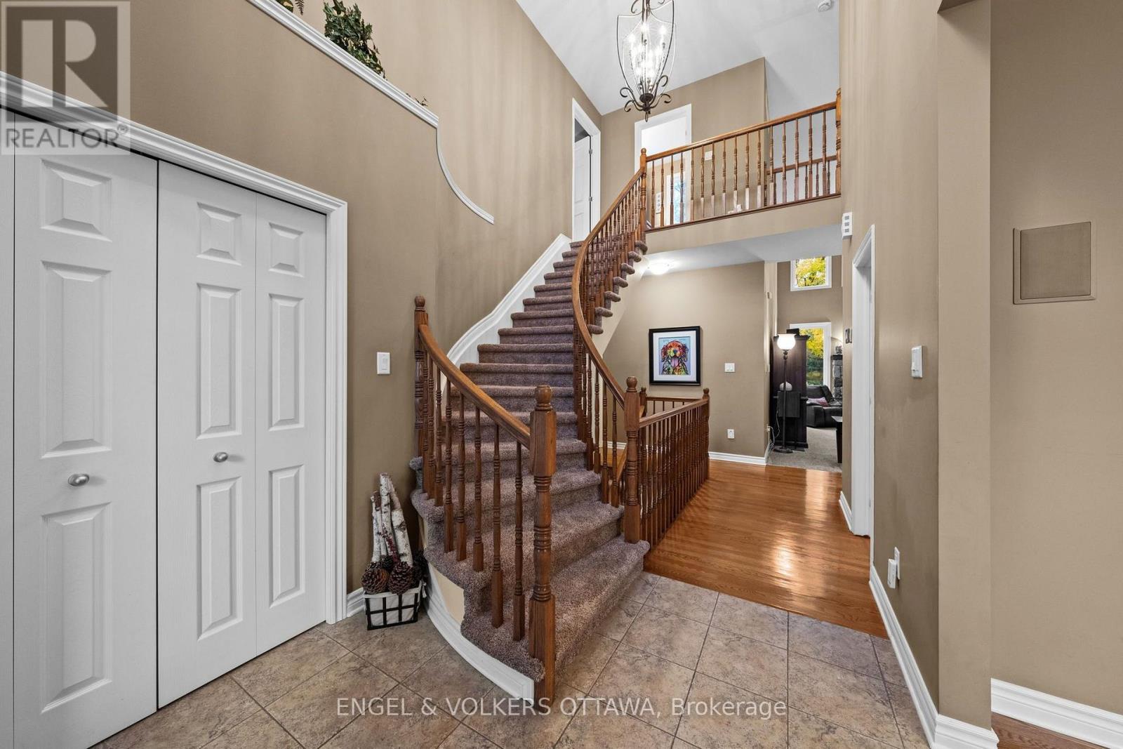 1629 SHAUNA CRESCENT