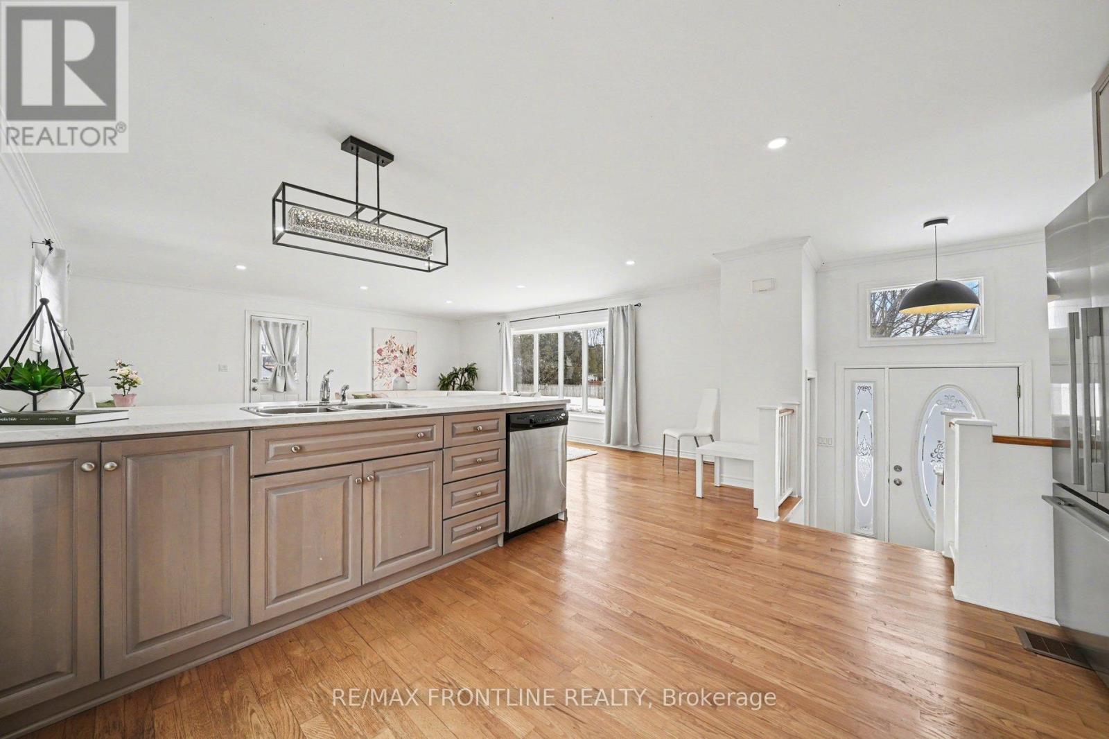 68 DRUMMOND STREET W