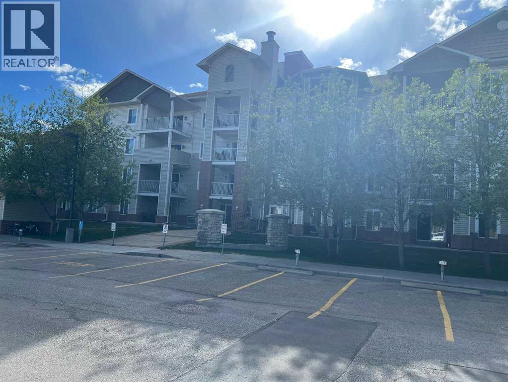 408, 16 Country Village Bay NE