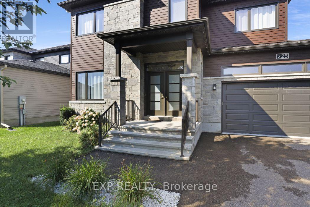 225 SUNSET CRESCENT