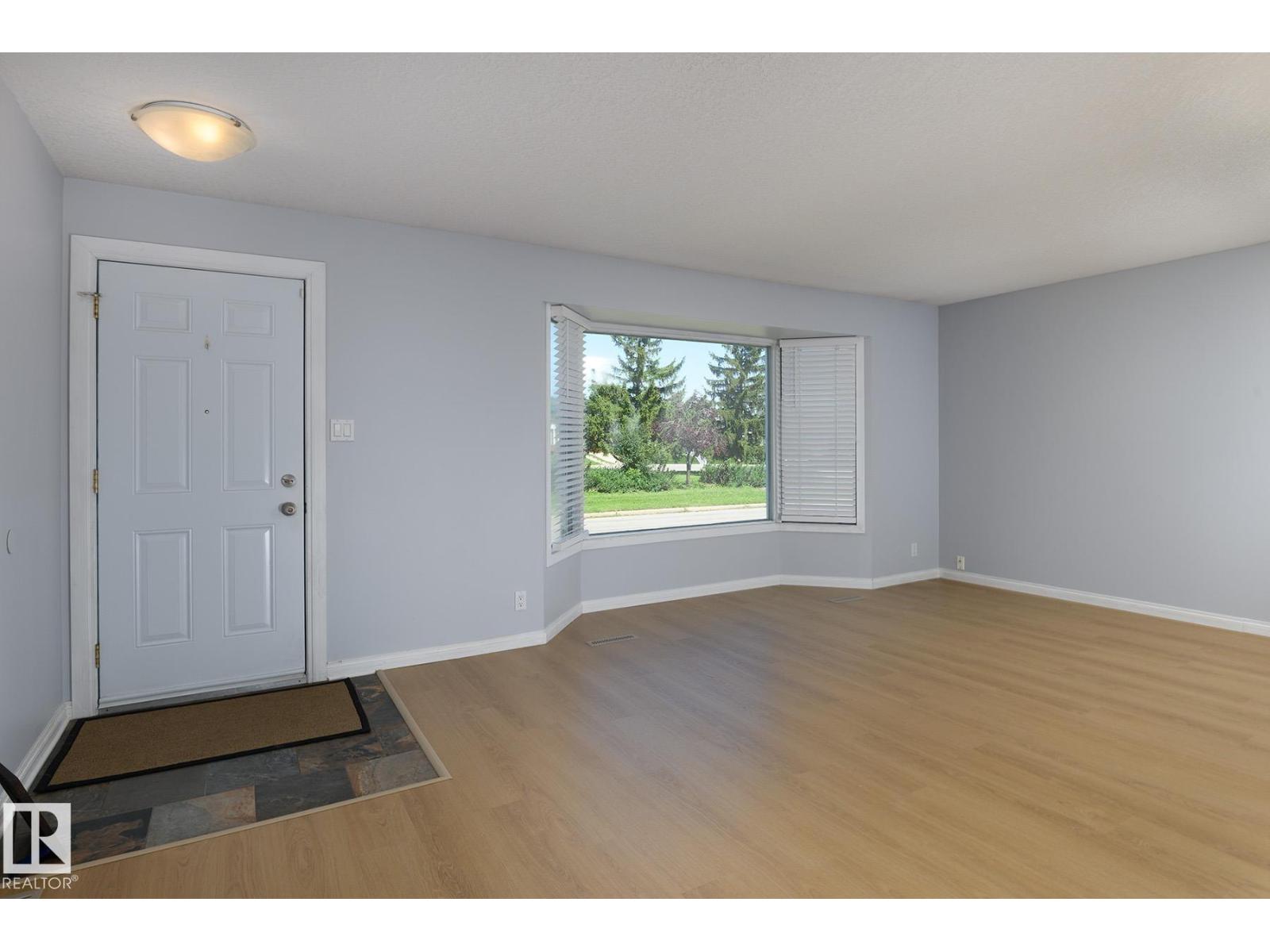 5627 138 AV NW