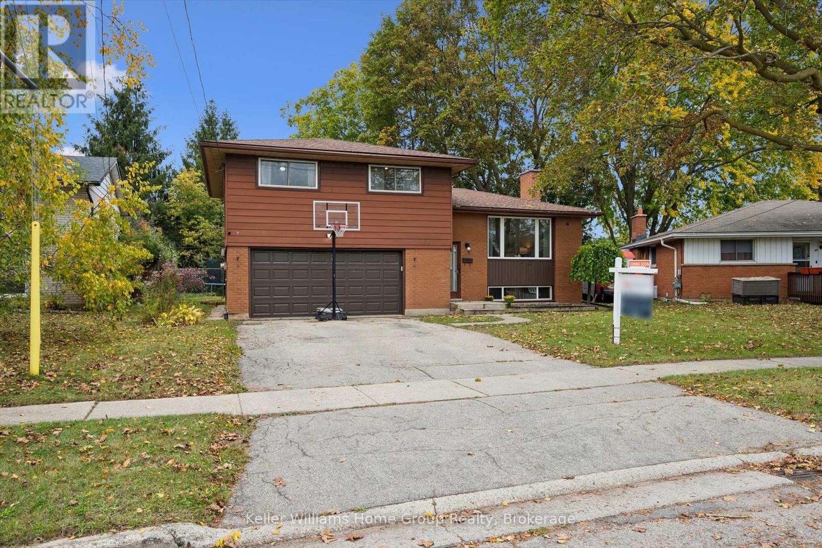 51 LONSDALE DRIVE