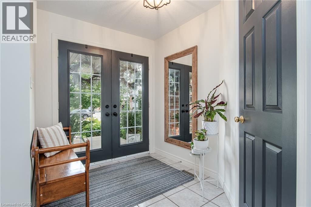 31 STIEFELMEYER Crescent