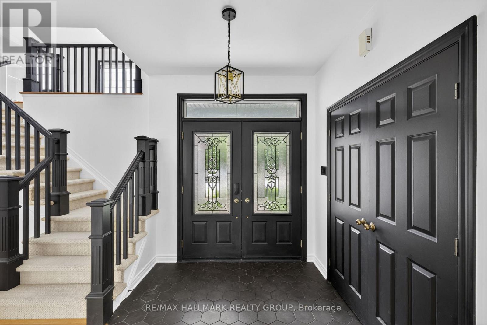 520 MAZARI CRESCENT