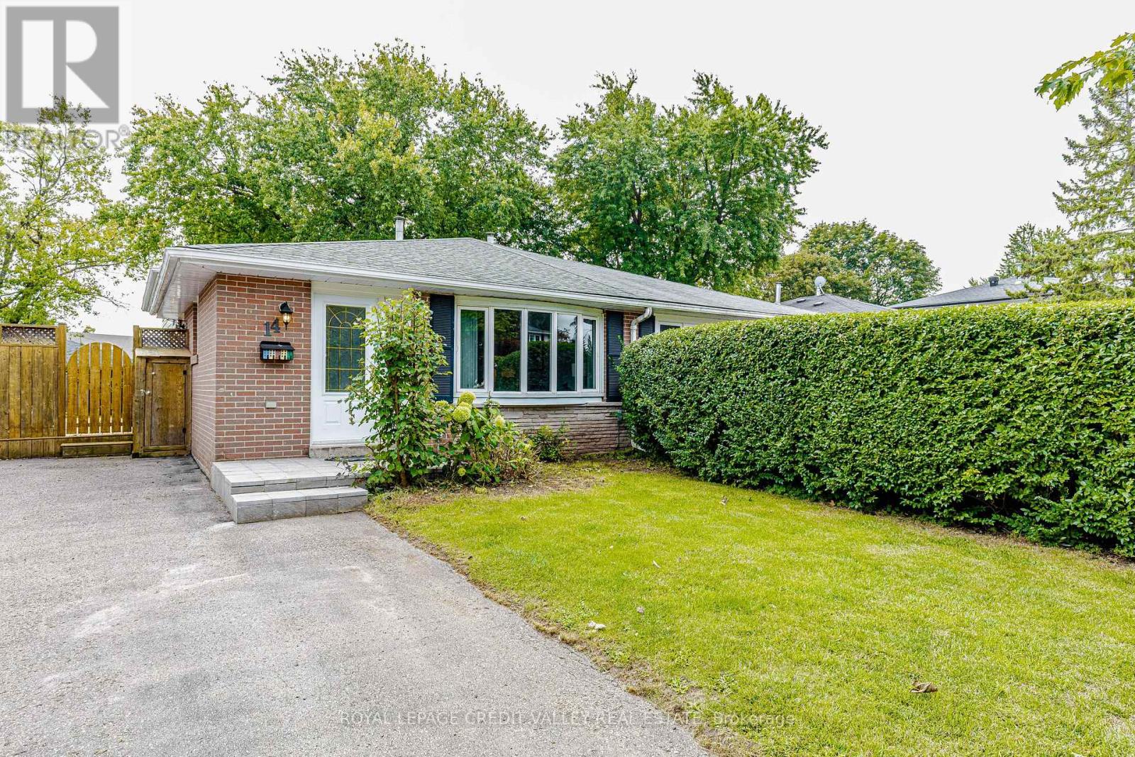 14 CARLTON DRIVE