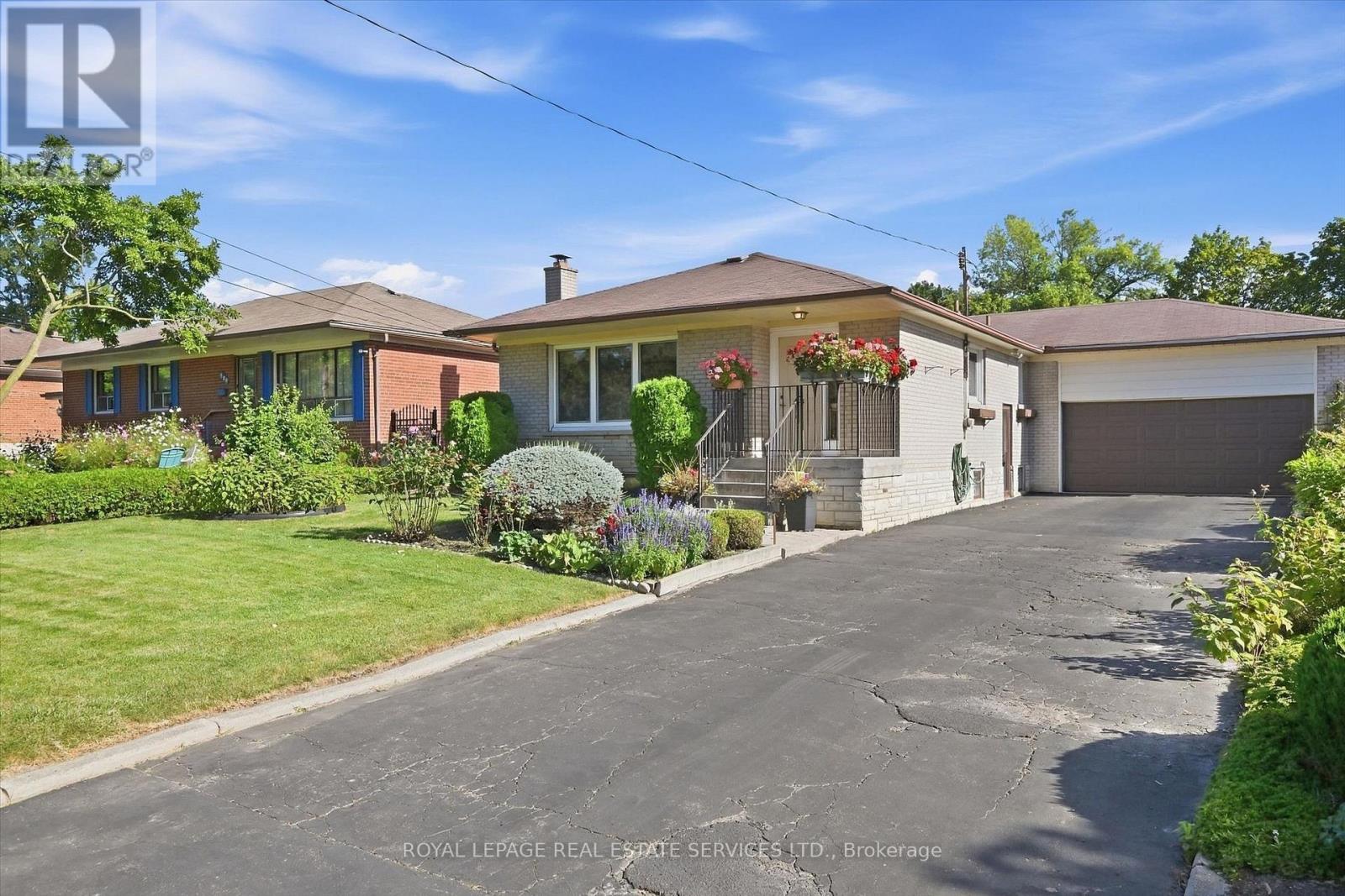 305 QUEEN MARY DRIVE