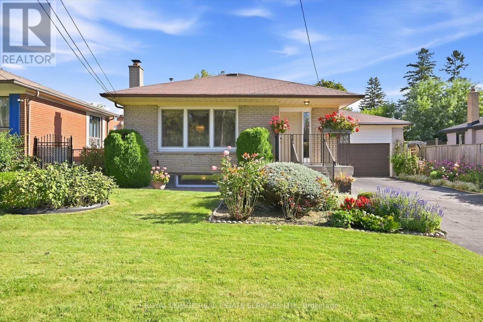 305 QUEEN MARY DRIVE