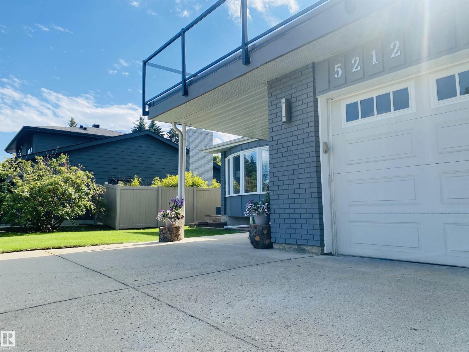 5212 142 ST NW