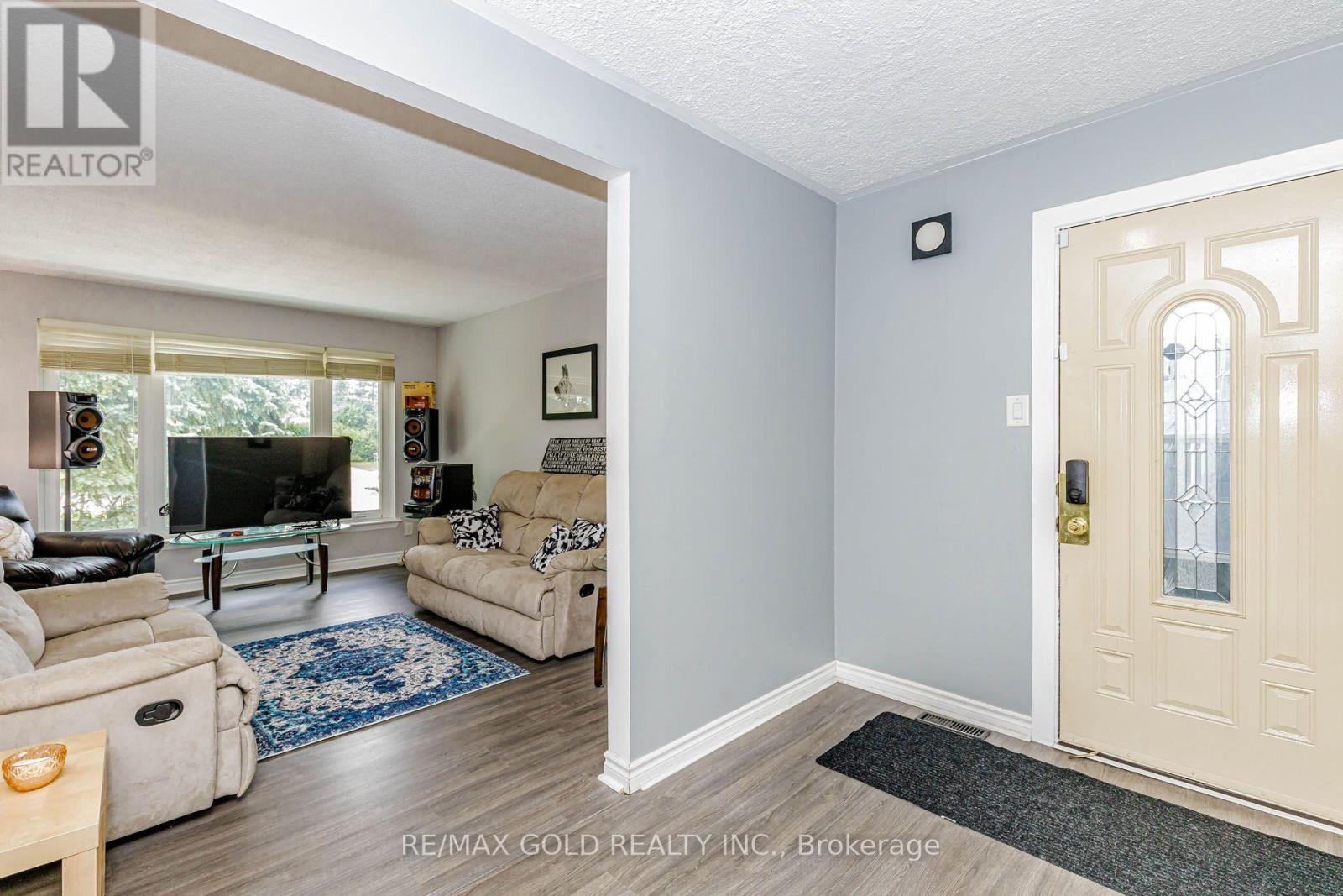 44 DELORAINE DRIVE