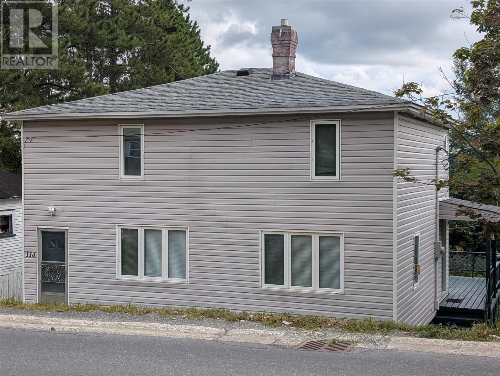 113-115 Memorial Drive - Photo 2