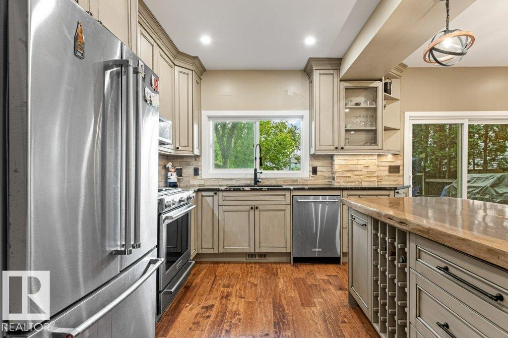 10547 126 ST NW