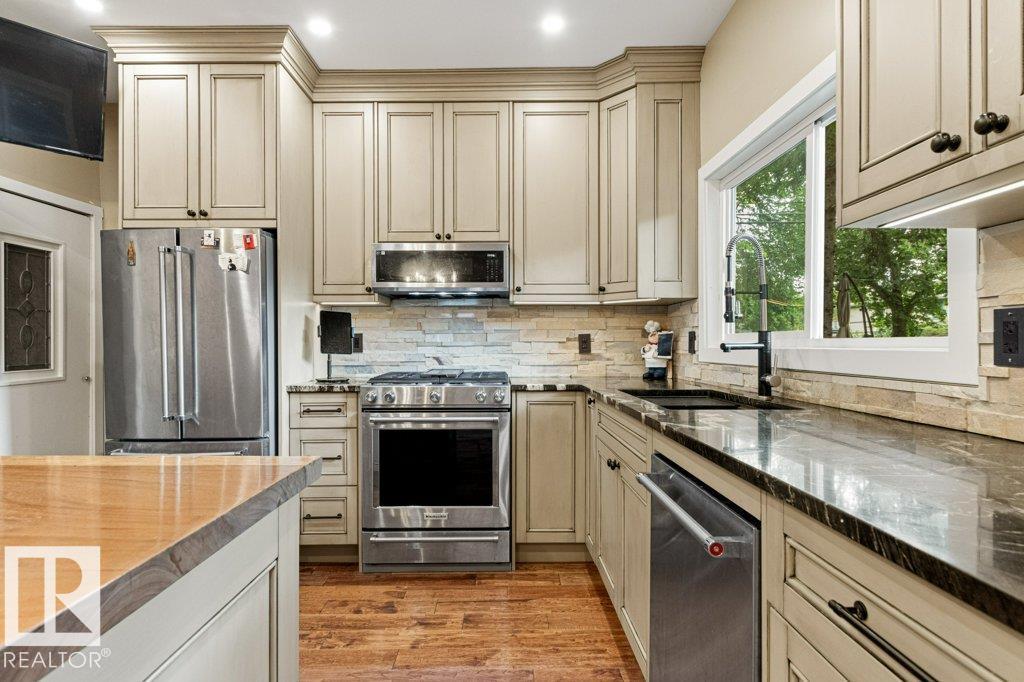 10547 126 ST NW