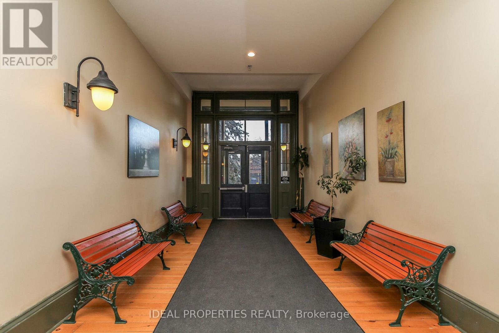 101 - 589 RIDEAU STREET