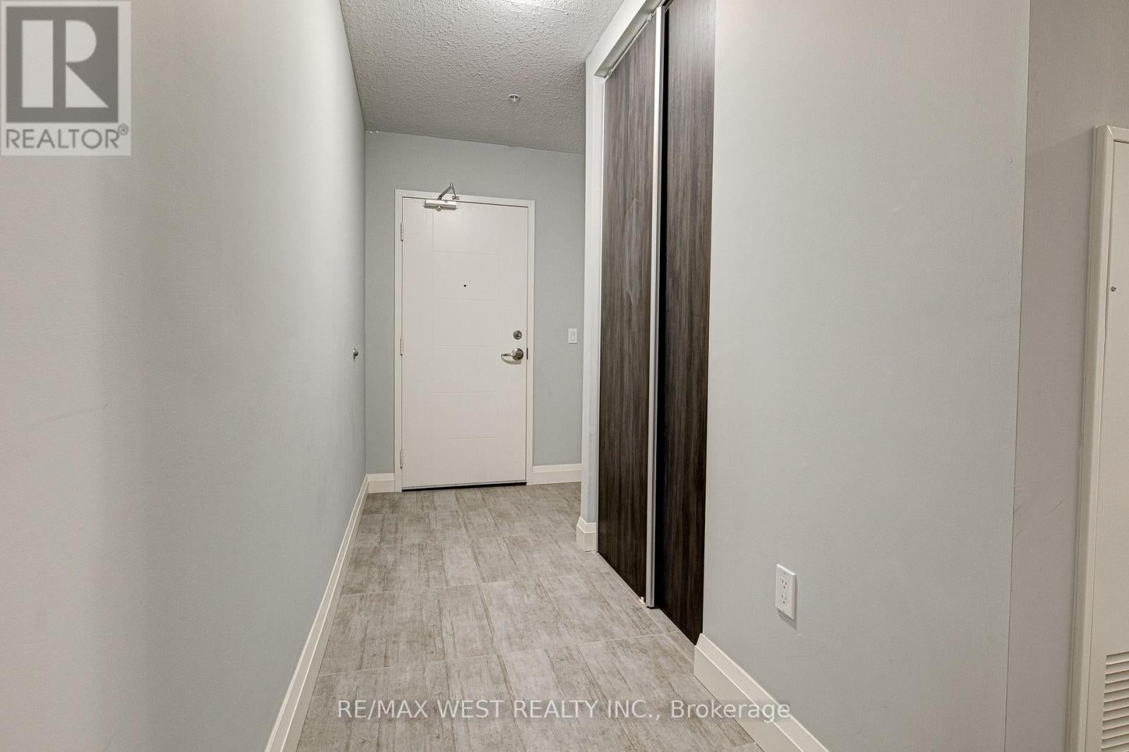 215 - 318 SPRUCE STREET