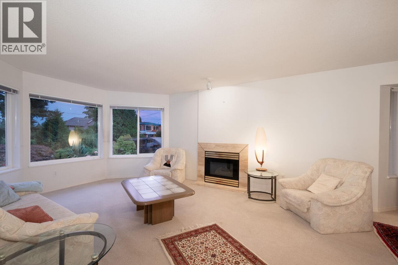 937 WESTMOUNT DRIVE