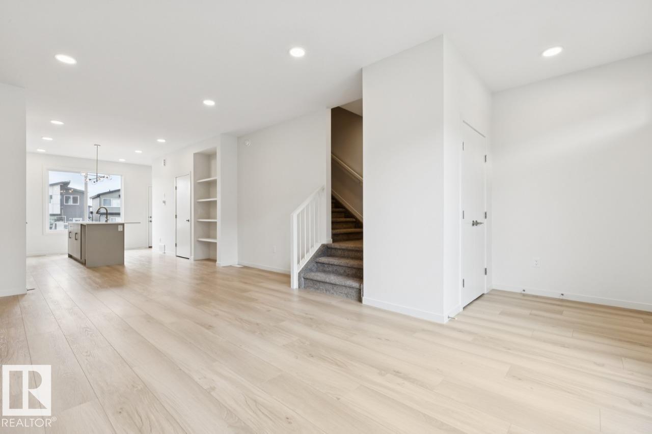 8148 228 ST NW