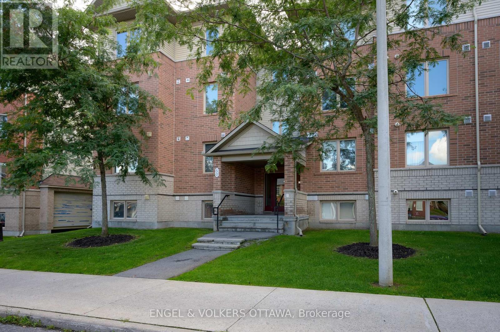 7 - 50 BARNSTONE DRIVE