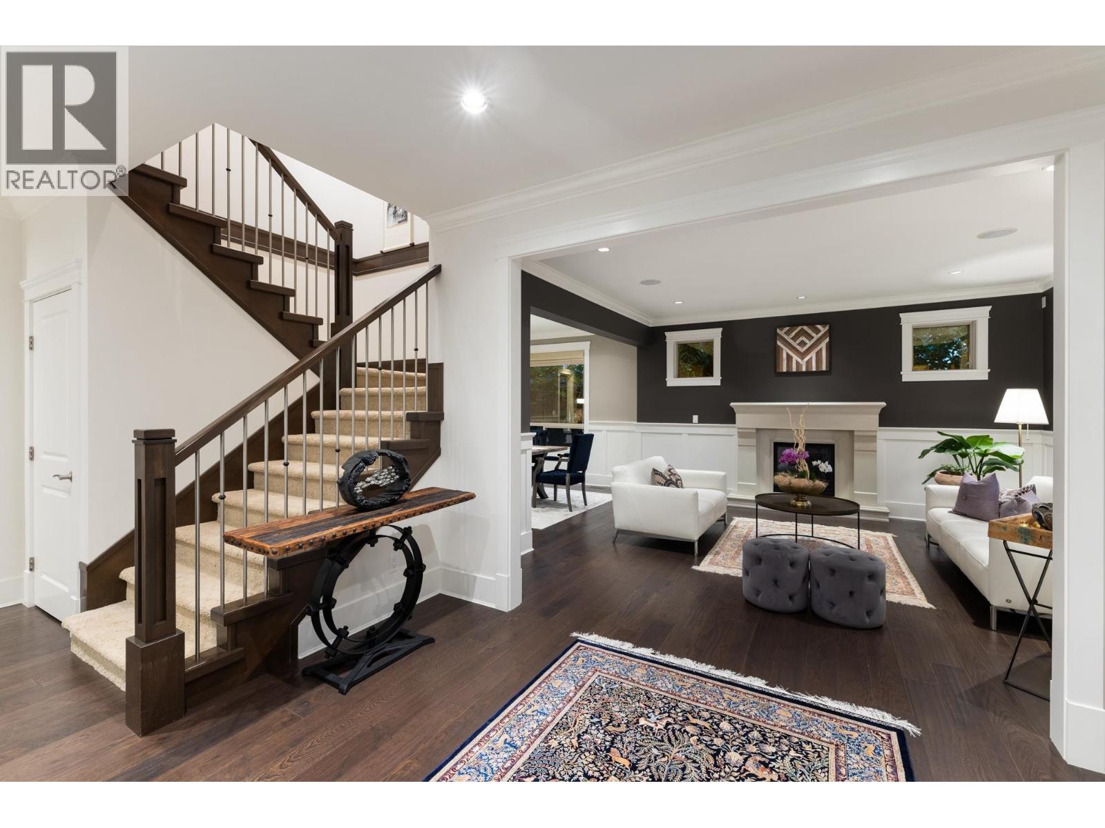 358 W 15TH STREET