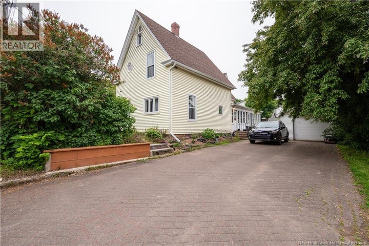 Photo 1 of 32 — 41 Lockwood Street, Moncton, NB E1H 2H5