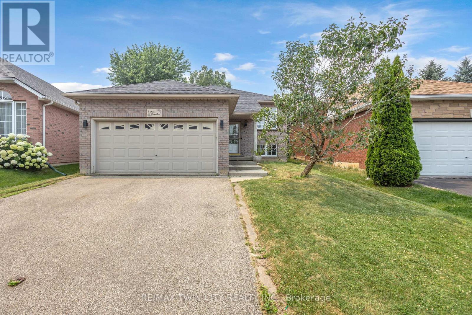 4 DOWDEN AVENUE