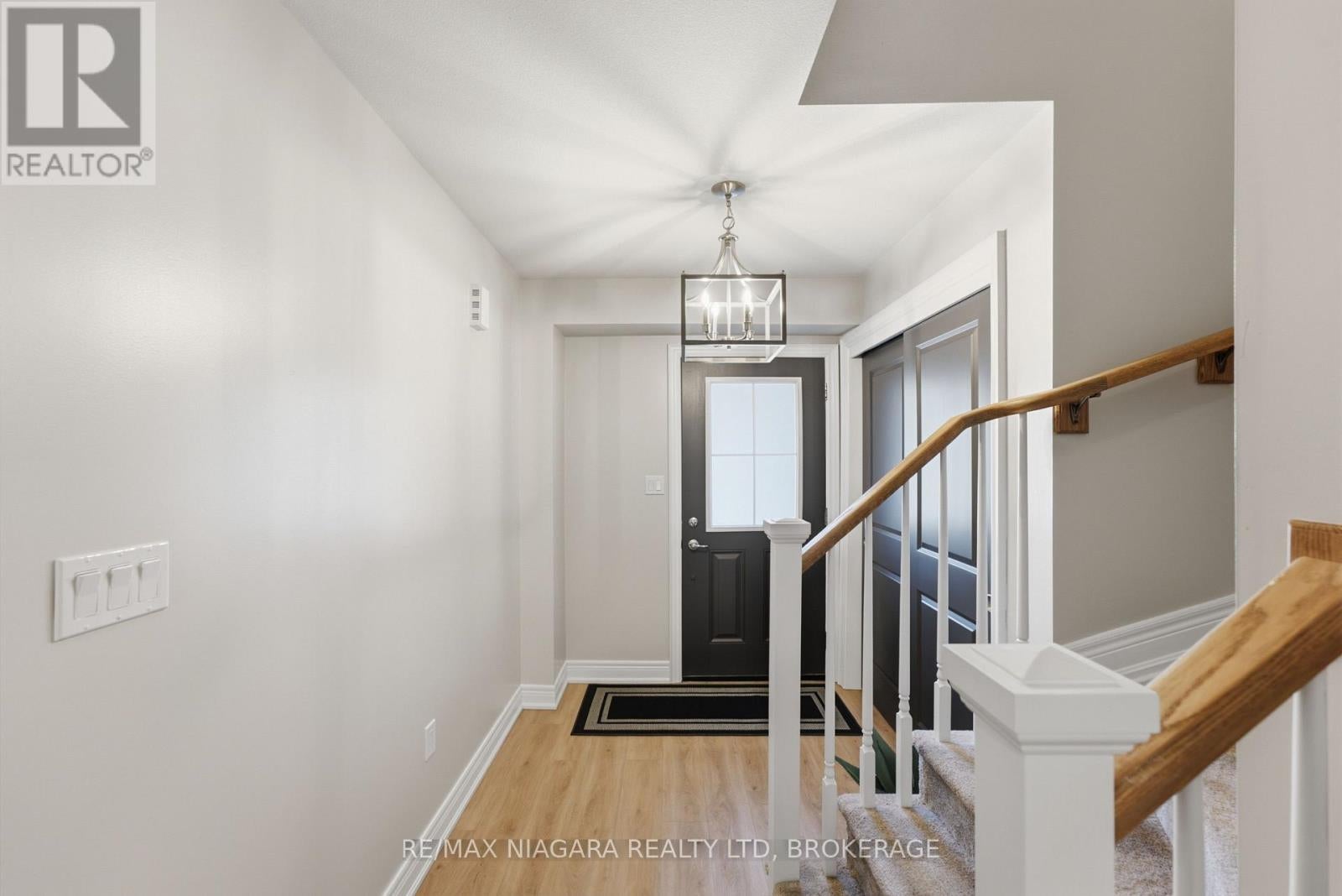 18 - 340 PROSPECT POINT ROAD N