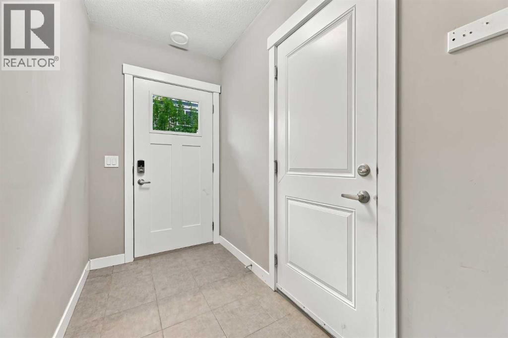 1604, 32 Horseshoe Crescent