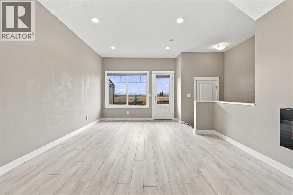 1604, 32 Horseshoe Crescent