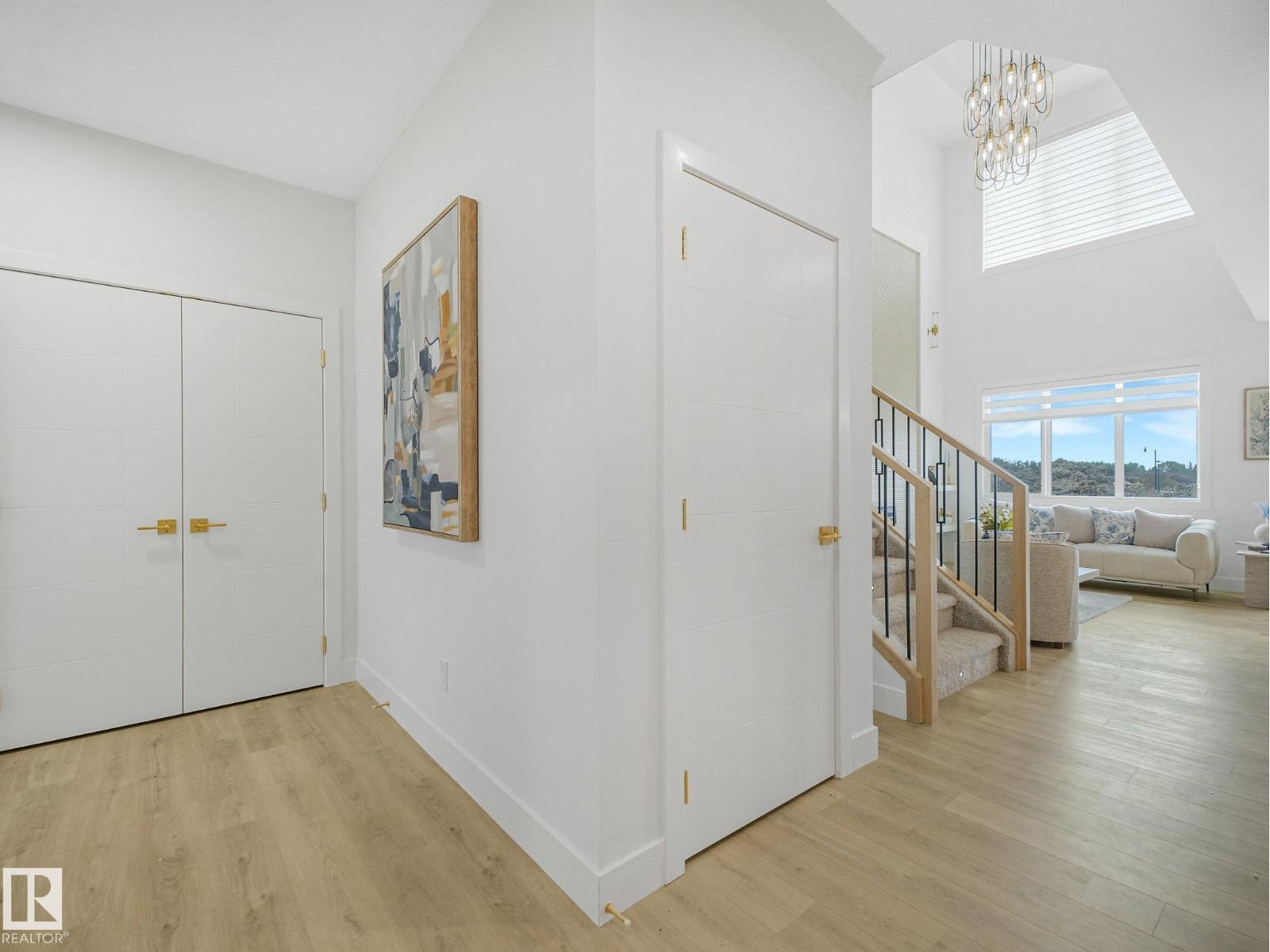 102 Ravenshire Wynd