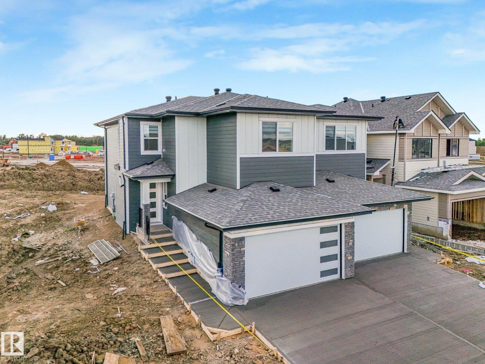 102 Ravenshire Wynd