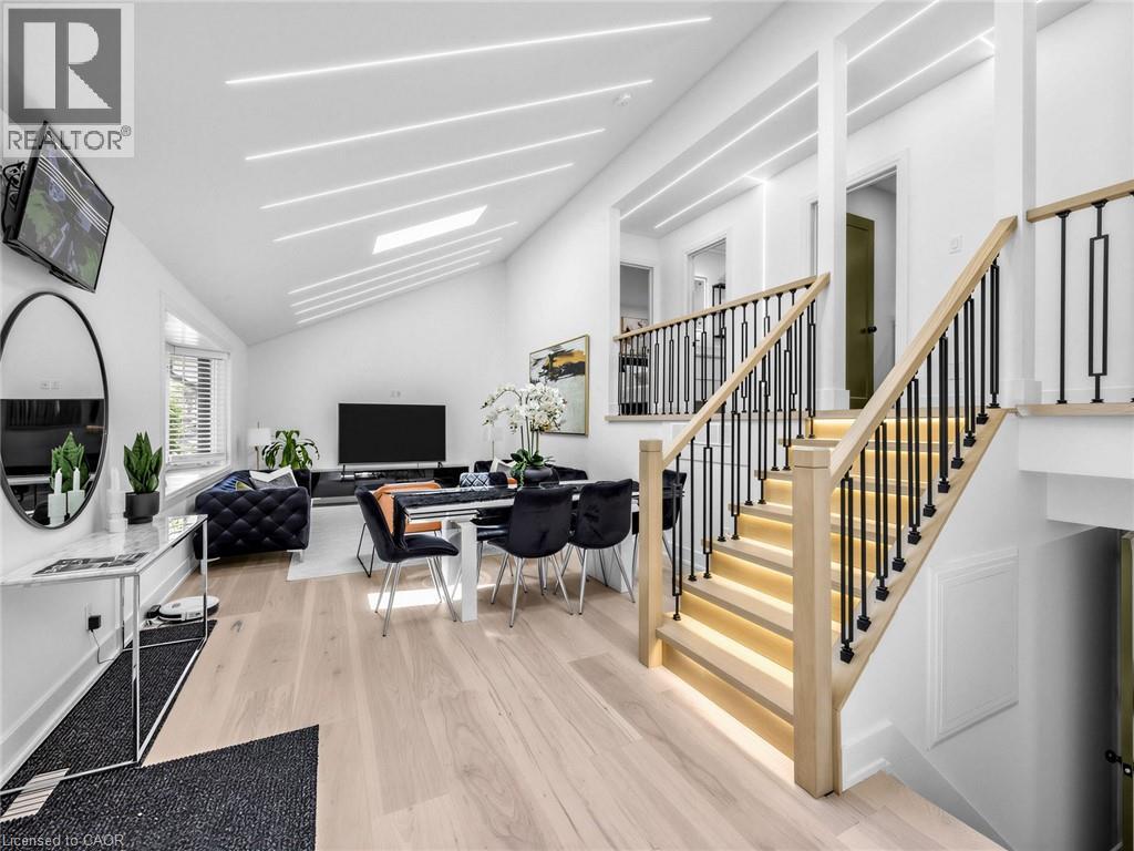 13 SWANHURST Boulevard