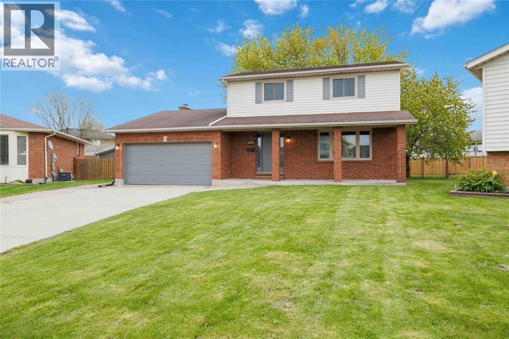 1516 HENLEY CRESCENT