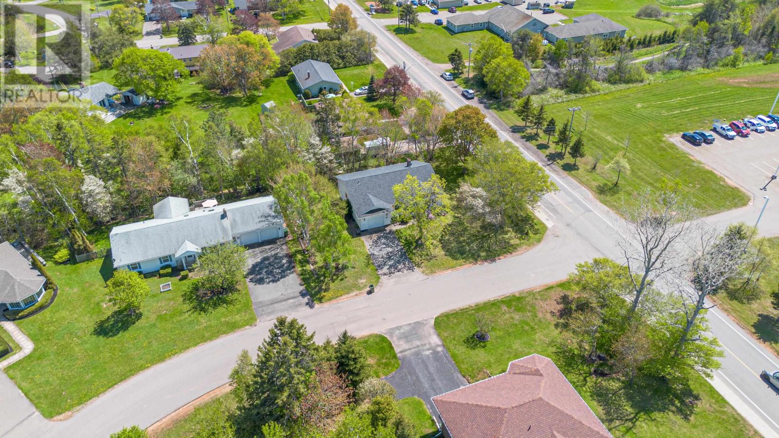 38 FOREST Drive - Photo 2