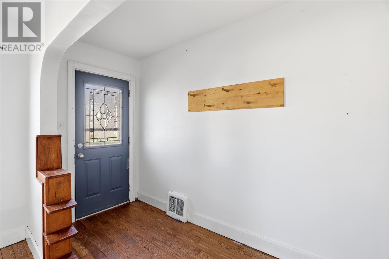 596 Sherbourne ST - Photo 3