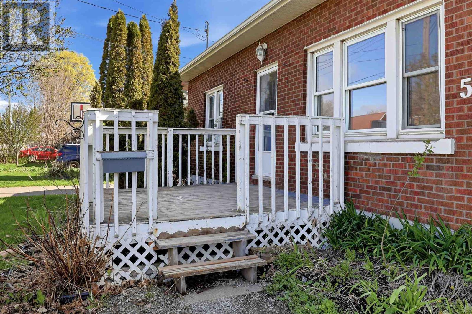 596 Sherbourne ST - Photo 2