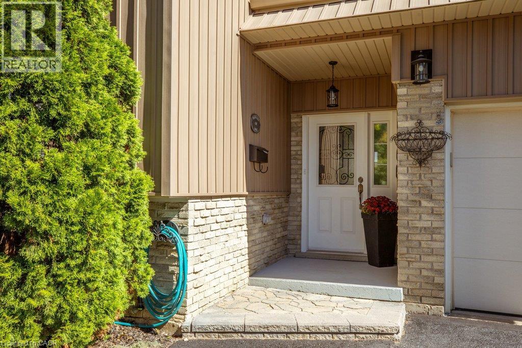 32 BEECHWOOD Avenue