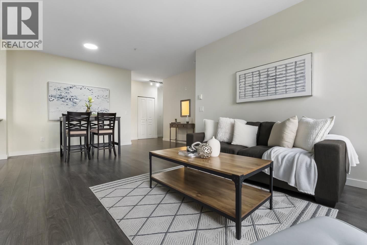 315 1152 WINDSOR MEWS