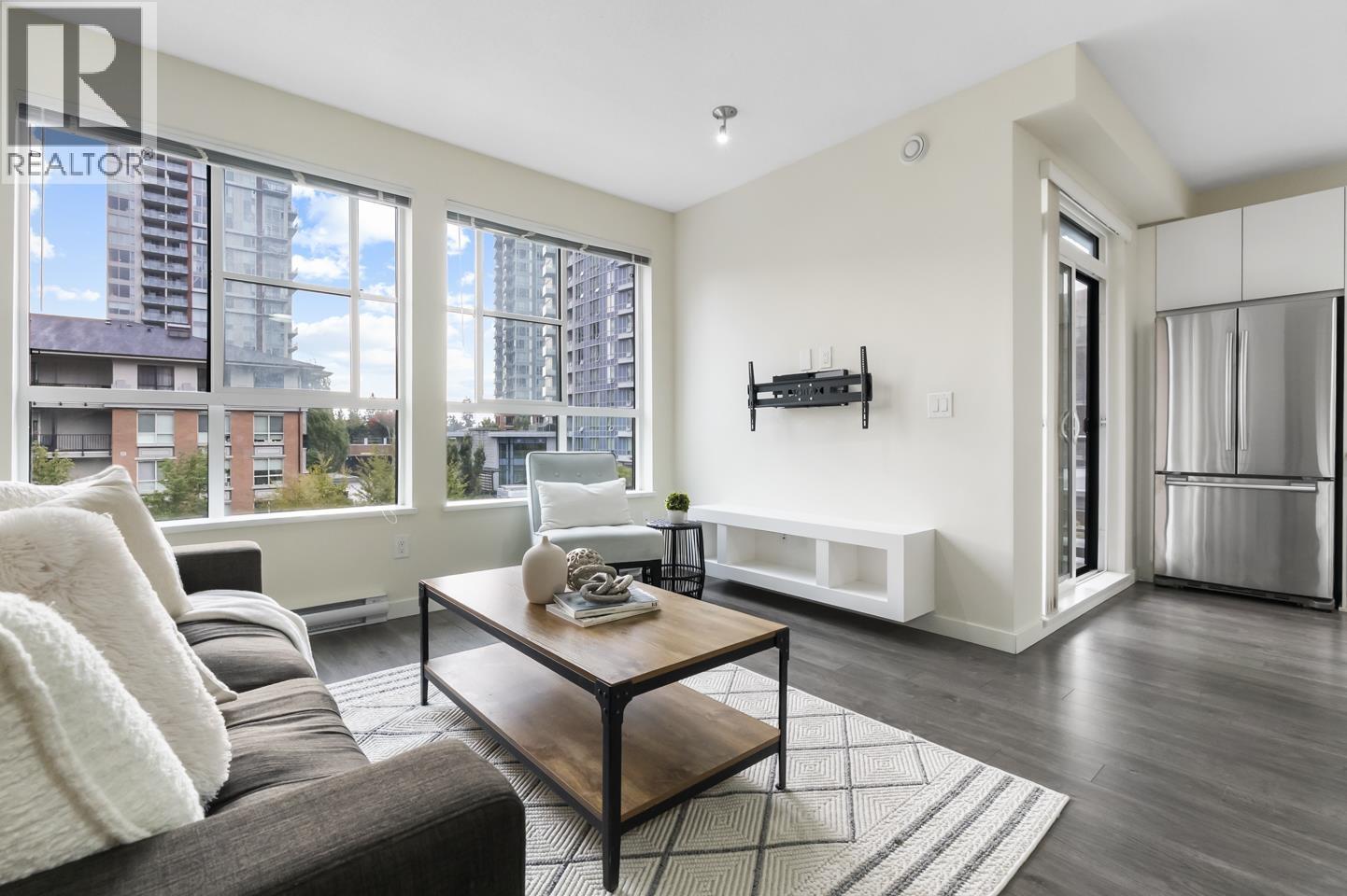 315 1152 WINDSOR MEWS