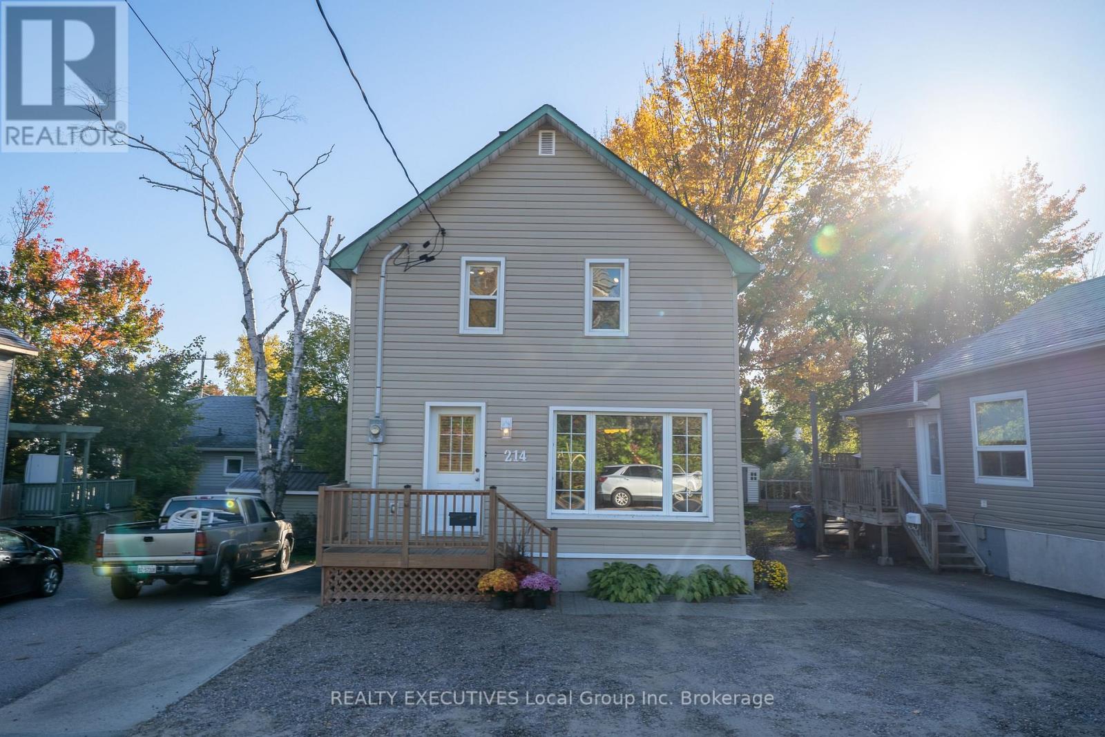 214 VICTORIA STREET E