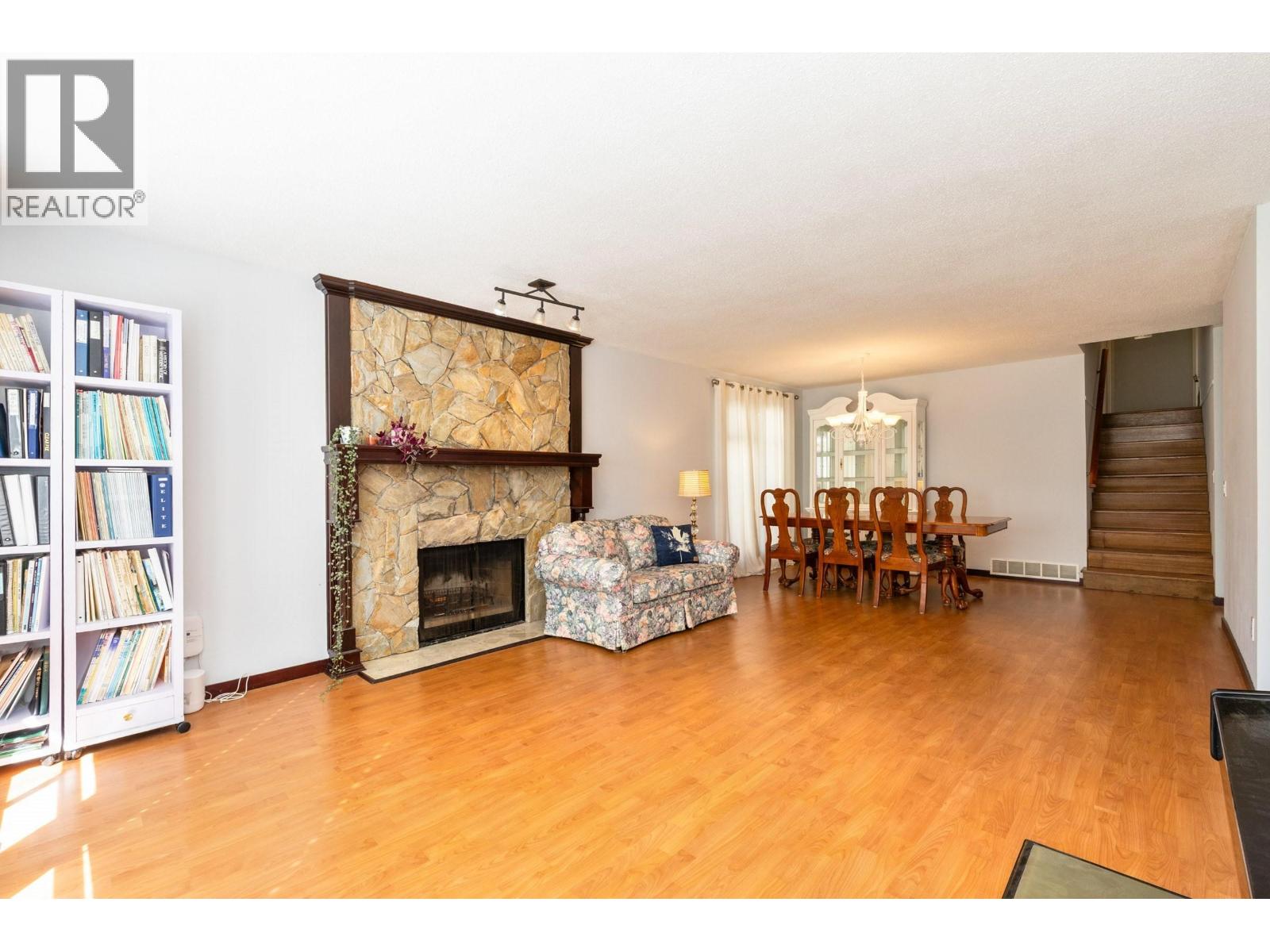 22687 KENDRICK LOOP