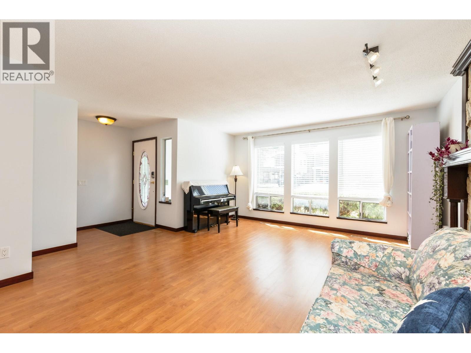 22687 KENDRICK LOOP
