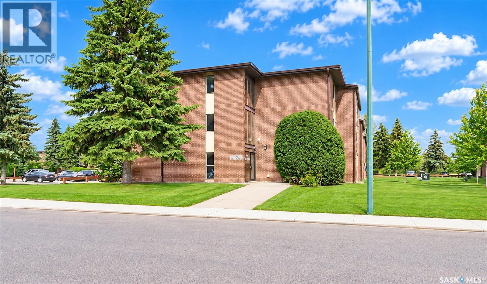 309 315 Tait CRESCENT