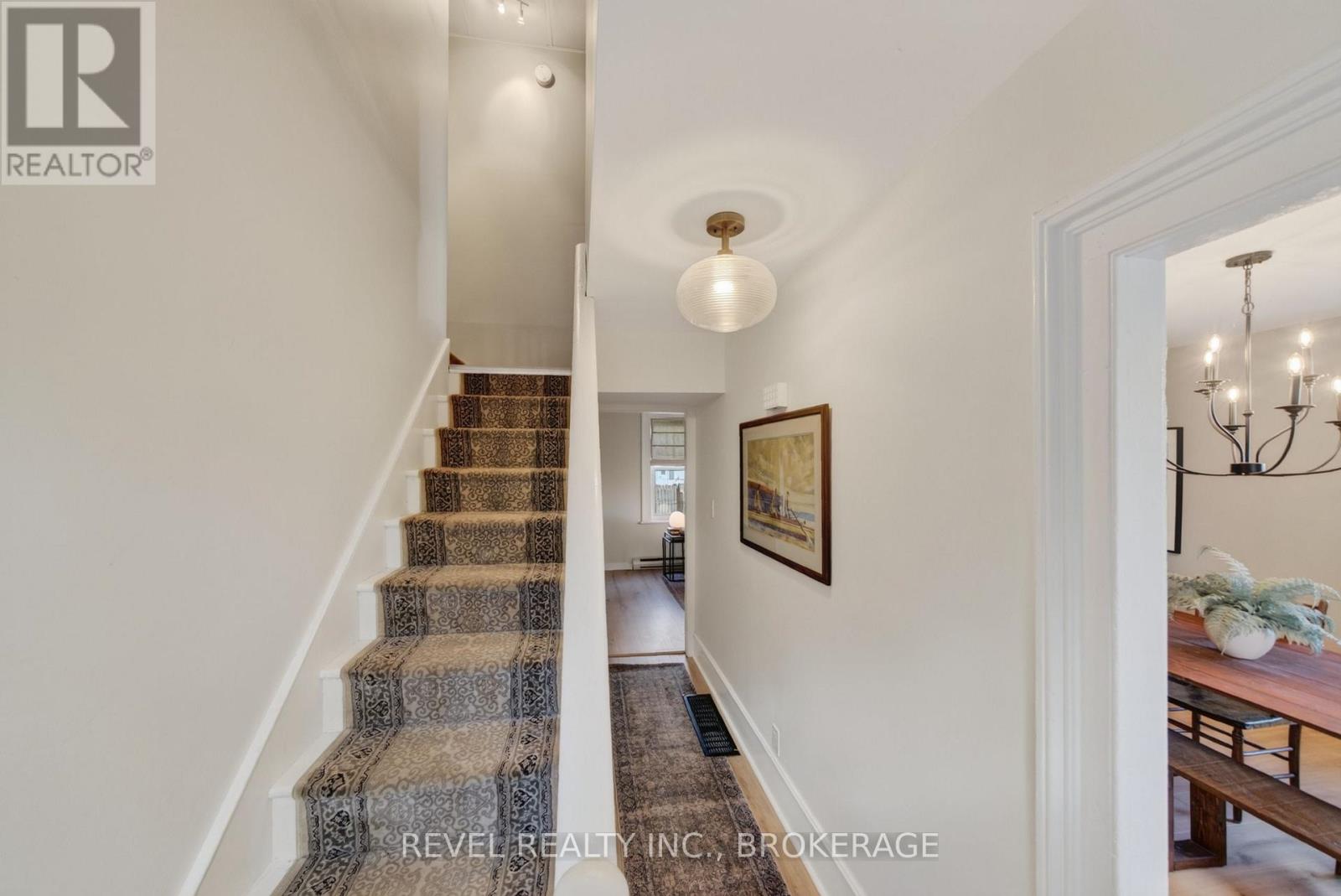 637 COLLINS BAY ROAD
