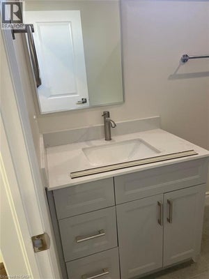 3 - 35 5 Ave, Kitchener, ON 4