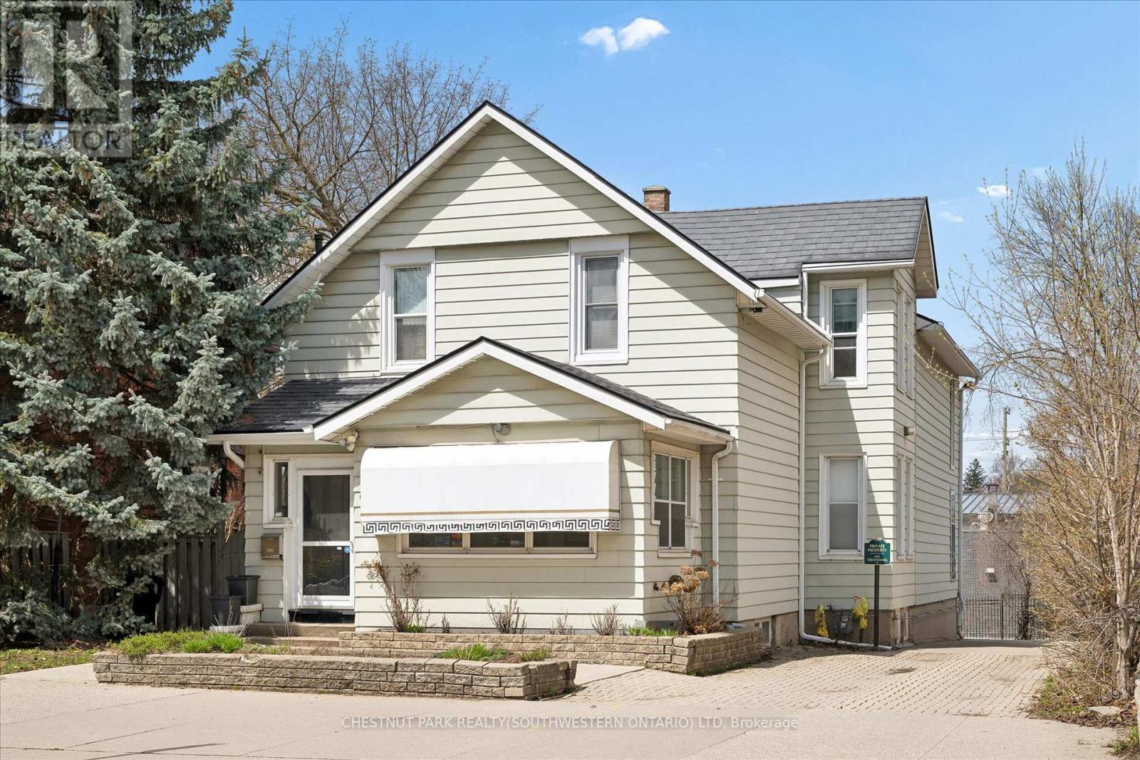 64 FRANCIS STREET N