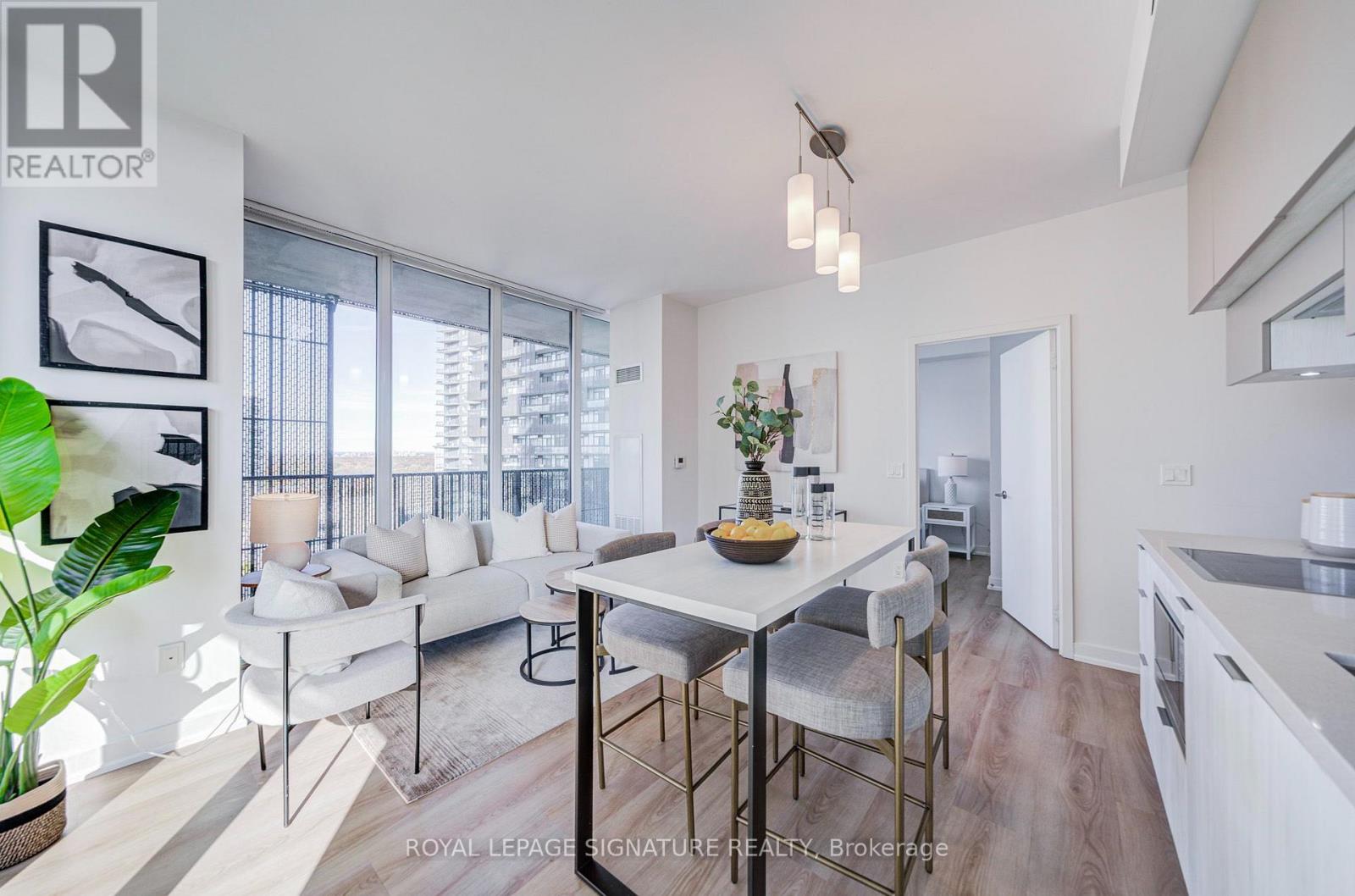 1705 - 8 EGLINTON AVENUE E