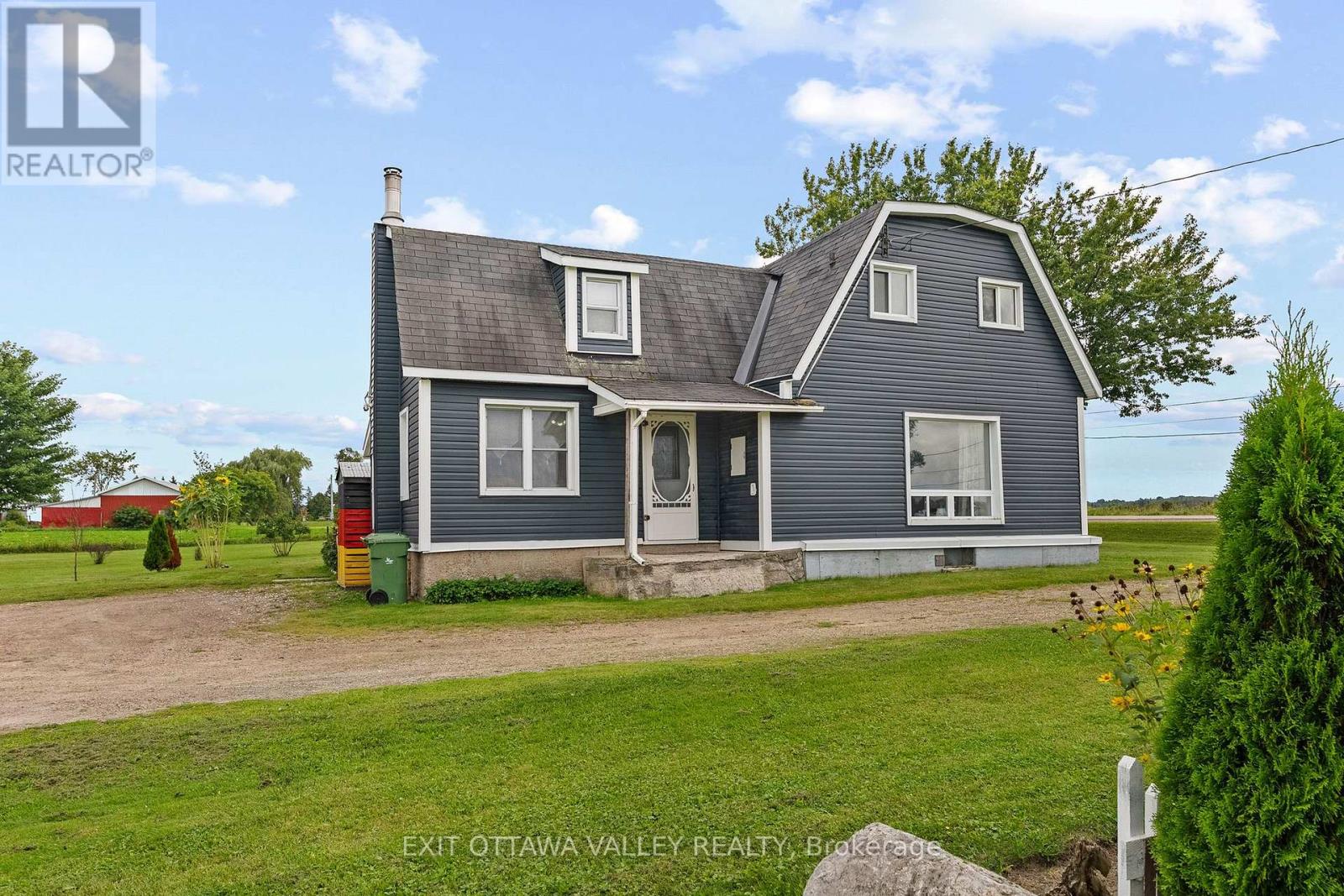 38922 41 HIGHWAY - Photo 2