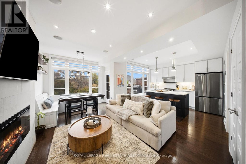8-8171 KIPLING AVENUE, VAUGHAN (WEST WOODBRIDGE), ON L4L 0G4 - Image 649904371.jpeg?d=l