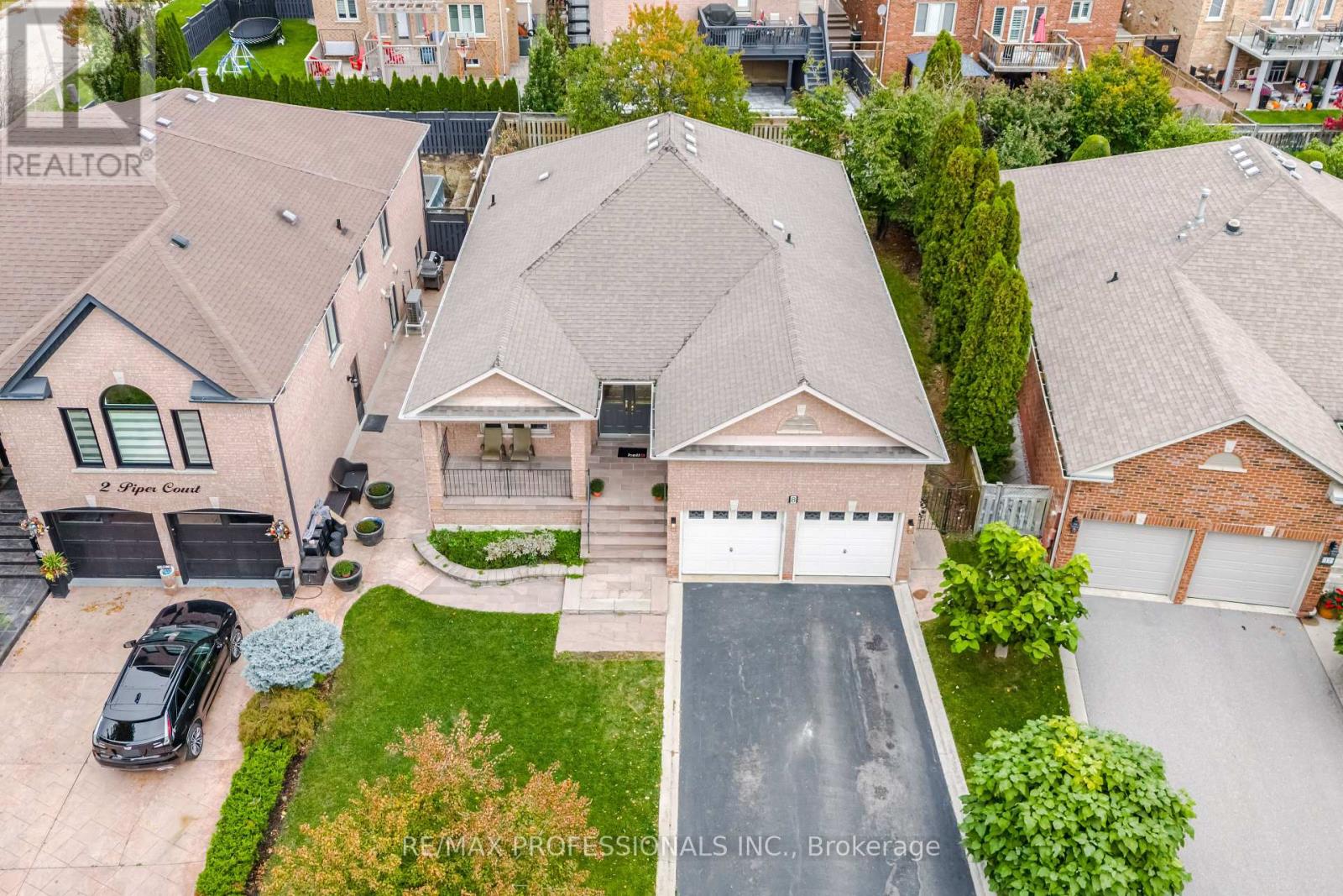 8 PIPER COURT