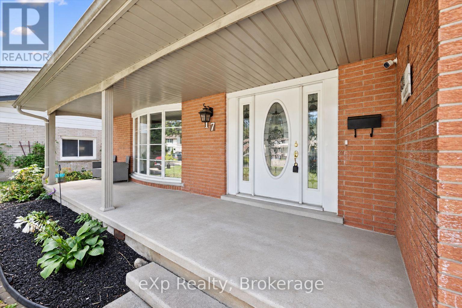 17 CARMINE PLACE