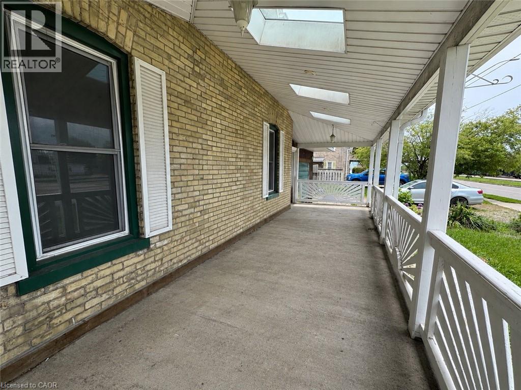 62 SAMUELSON Street - Photo 4